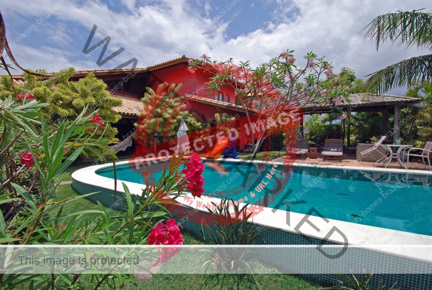 Home with pool for sale Busca Vida