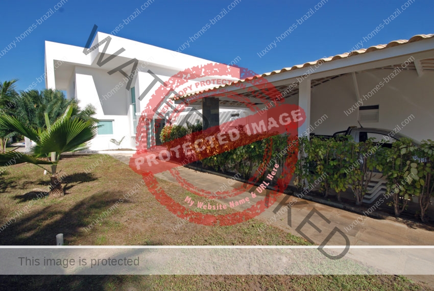 Frontbeach home for sale in Itacimirim