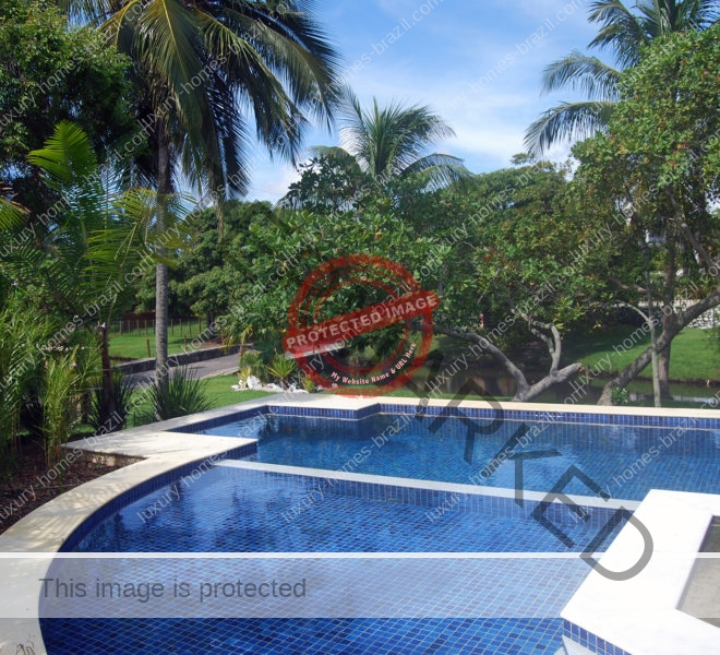 Lakefront home for sale in Busca Vida