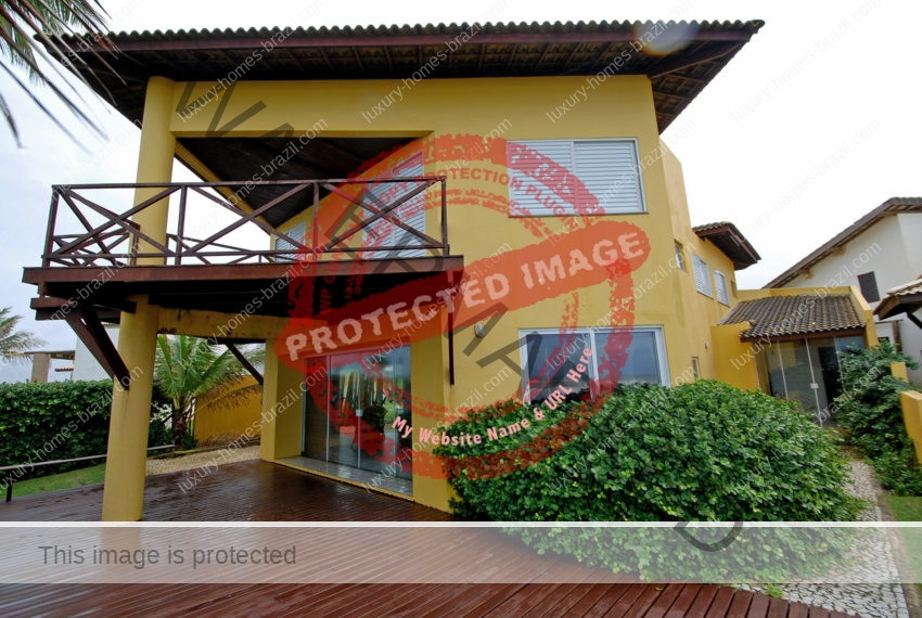 Beachfront house for sale in Interlagos Salvador